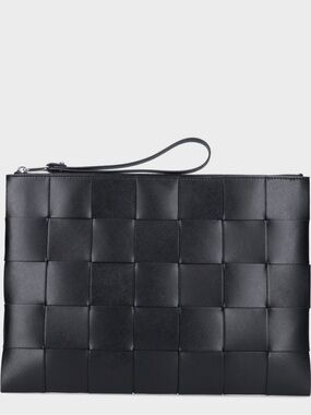 BOTTEGA VENETA / Intrecciato Pouch Woven Leather Wristlet Clutch - Black